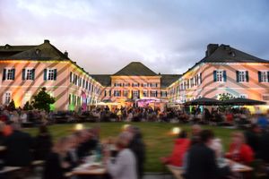 Sommerfest mit Feuerwerk: "Viva la Diva"